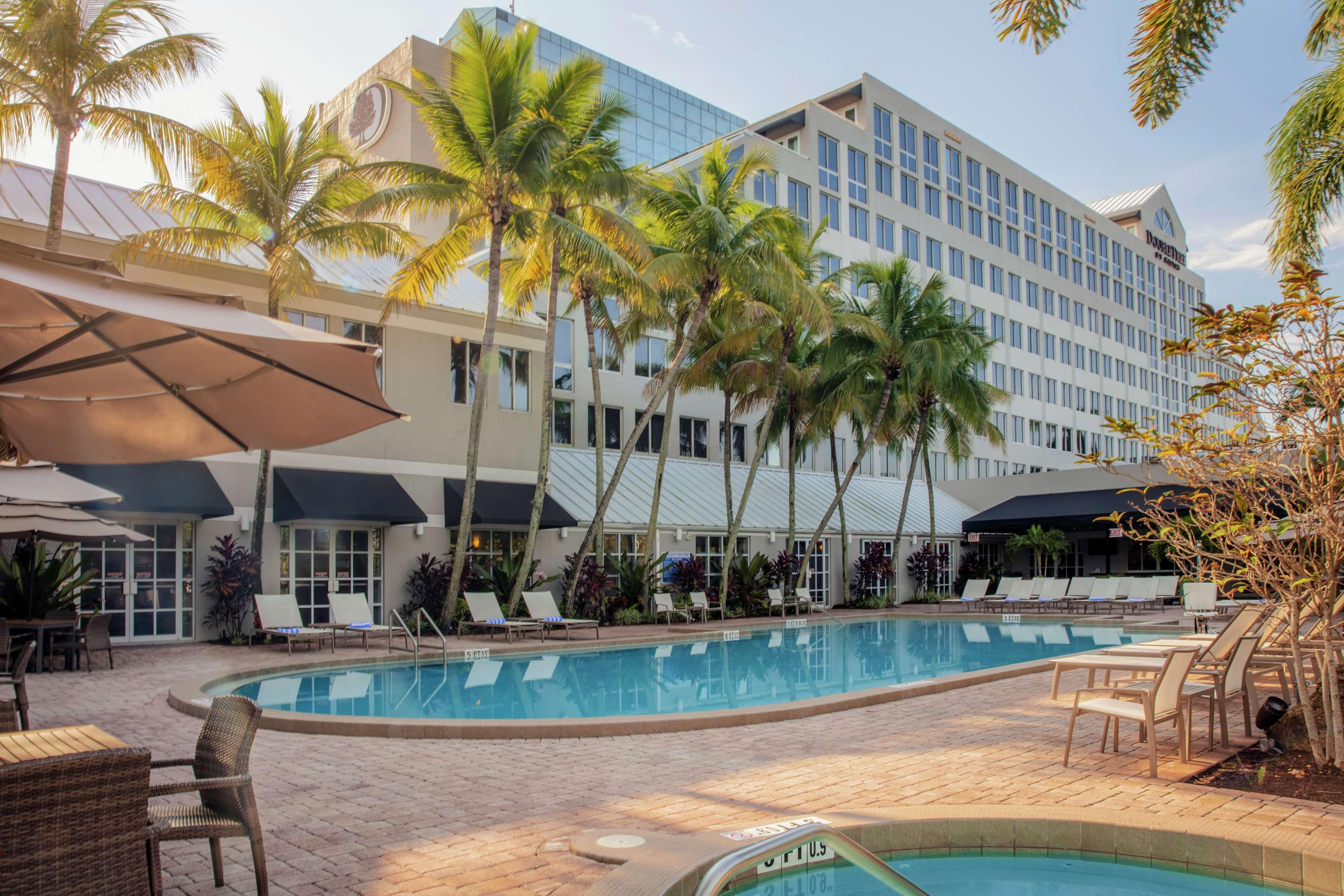 Doubletree By Hilton Hotel Deerfield Beach Boca Raton Exterior photo
