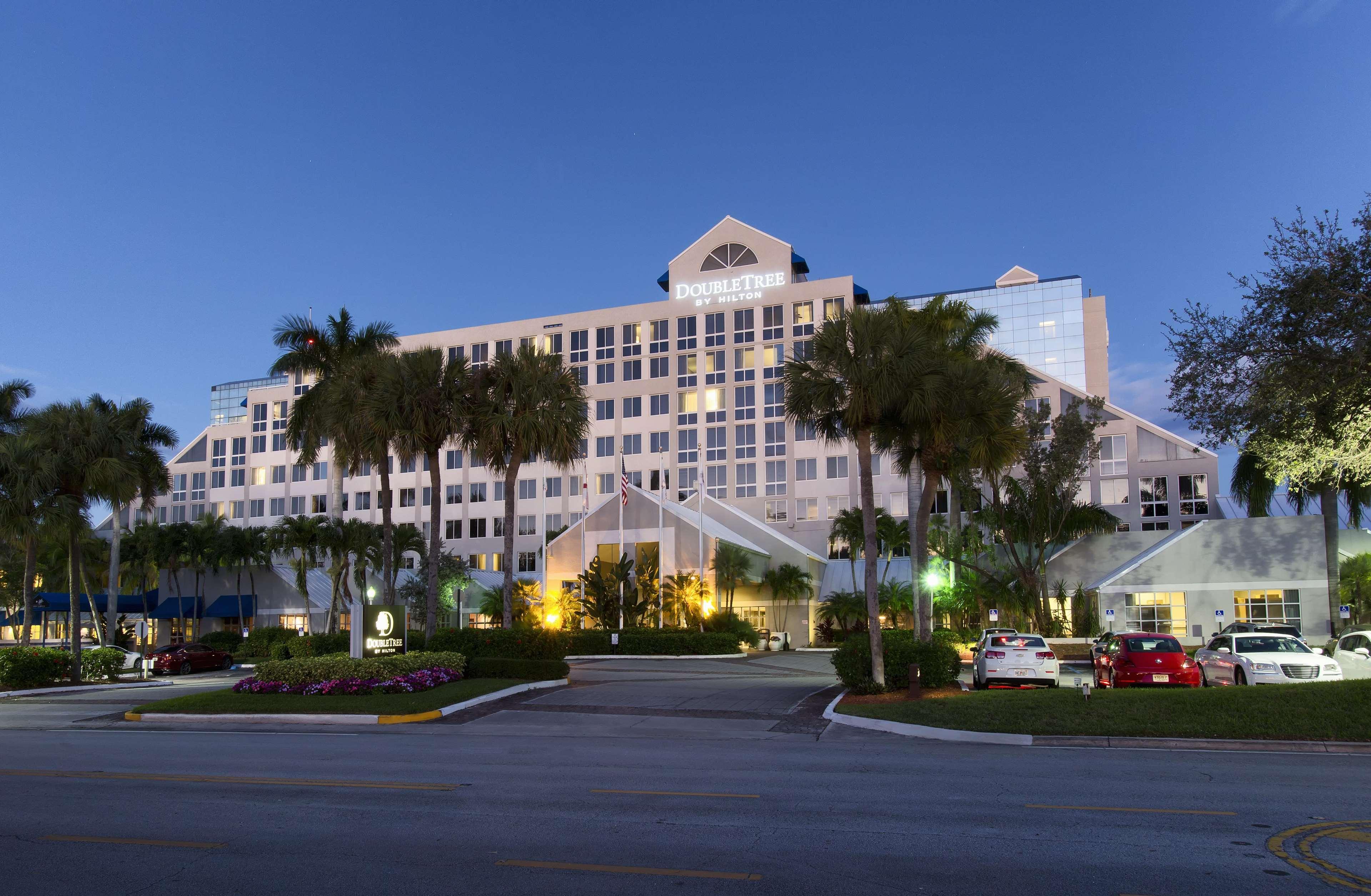 Doubletree By Hilton Hotel Deerfield Beach Boca Raton Exterior photo