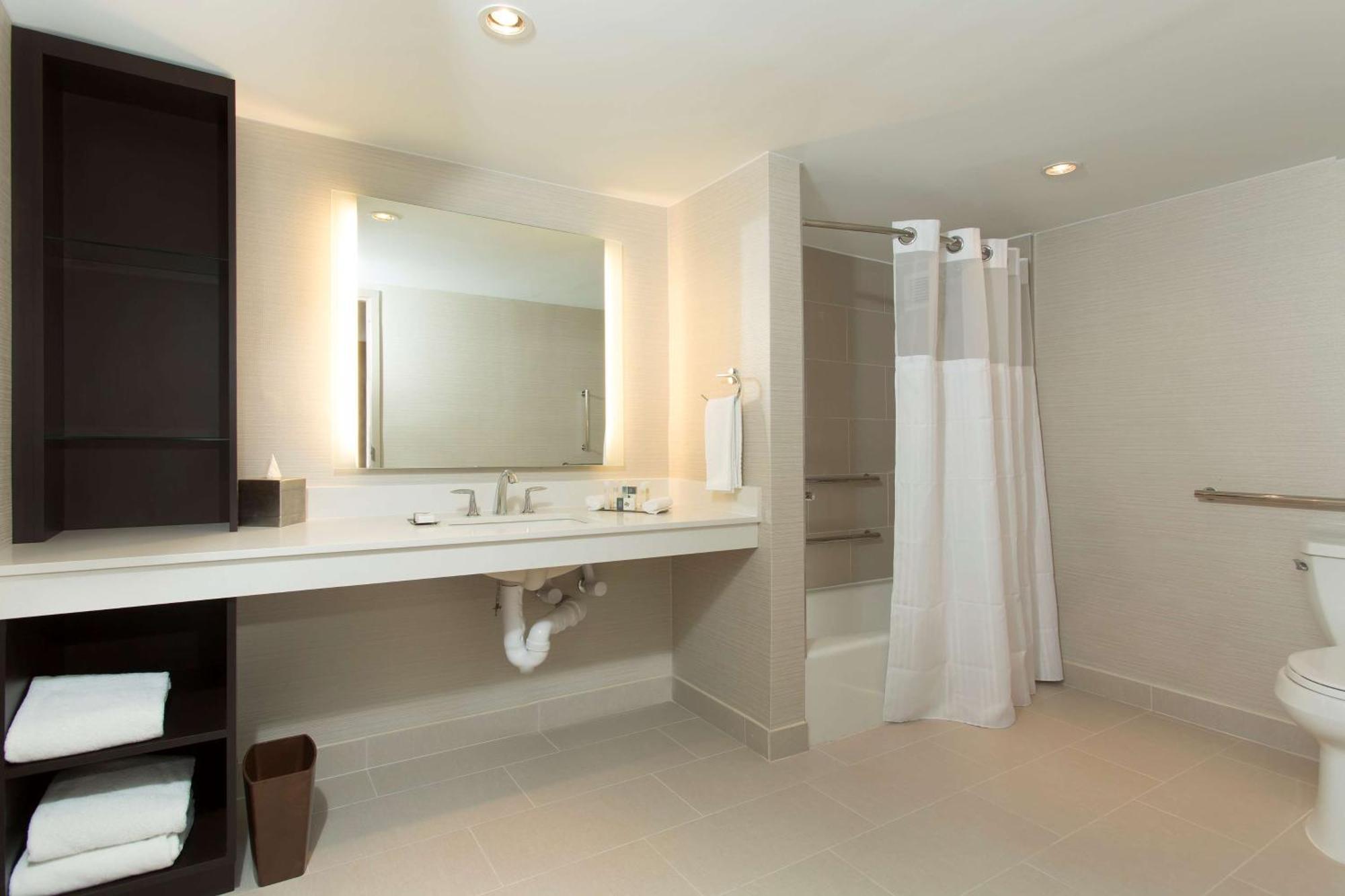 Doubletree By Hilton Hotel Deerfield Beach Boca Raton Exterior photo