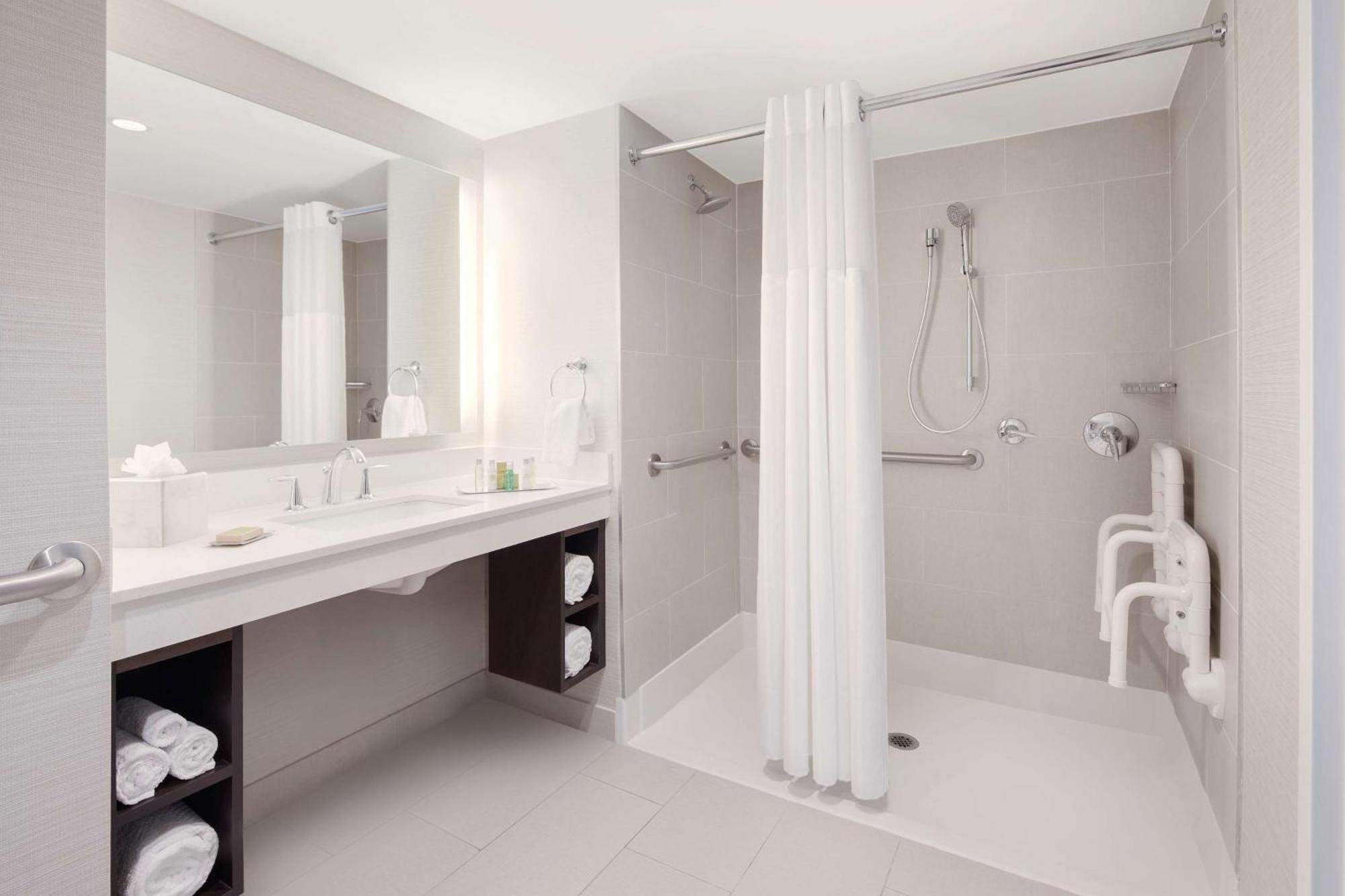 Doubletree By Hilton Hotel Deerfield Beach Boca Raton Exterior photo