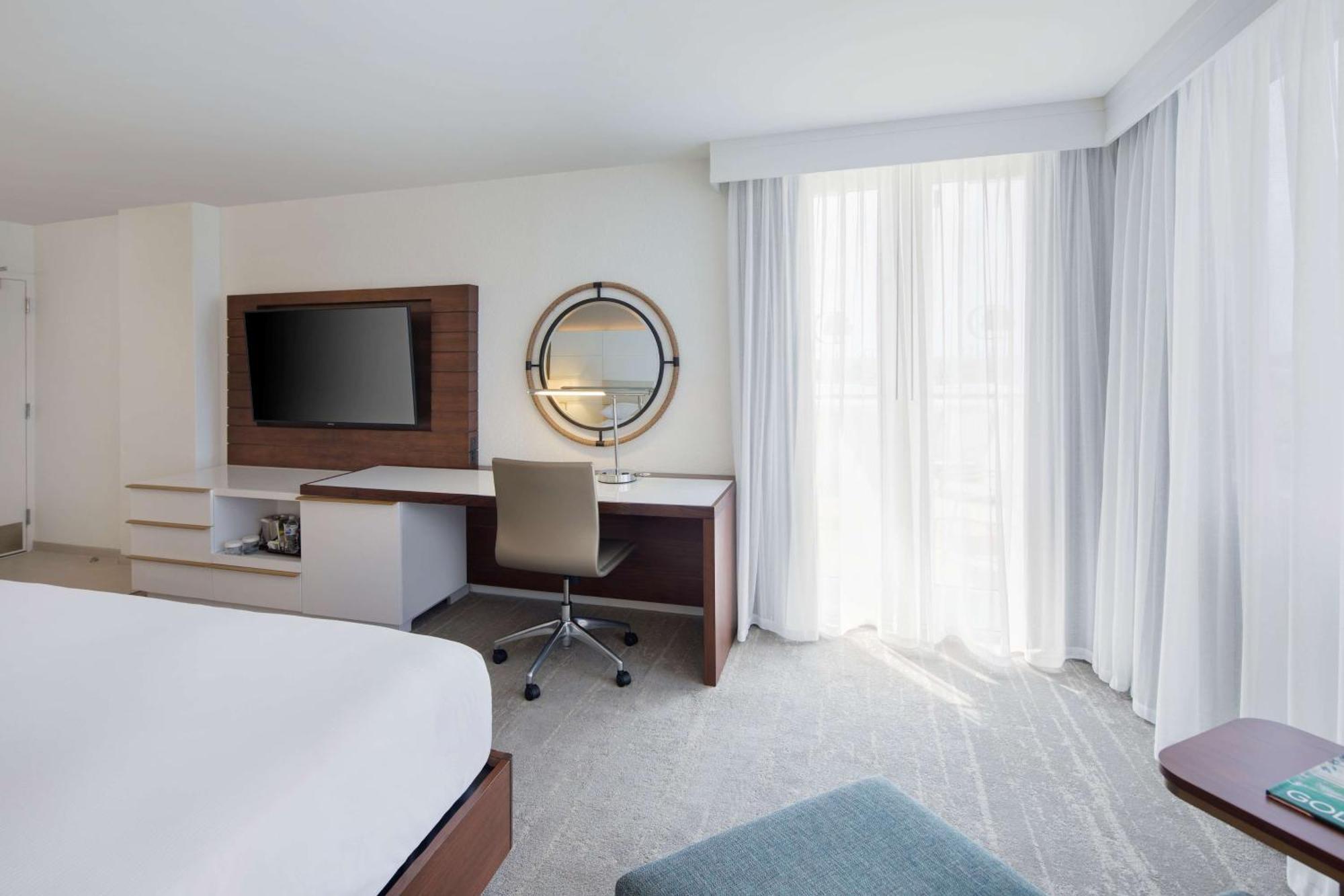Doubletree By Hilton Hotel Deerfield Beach Boca Raton Exterior photo