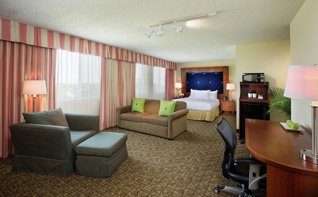 Doubletree By Hilton Hotel Deerfield Beach Boca Raton Room photo